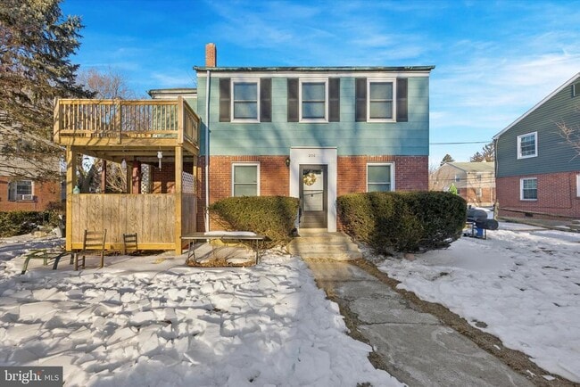 Building Photo - 206 W Parkway Ave