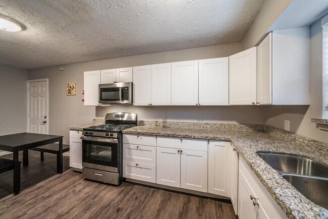Building Photo - 4311 Tiffany Dr