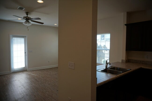 Building Photo - 171 Iron Horse Dr E