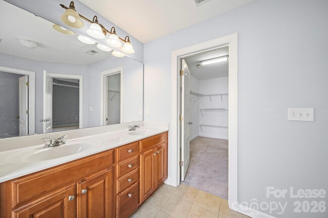 Building Photo - 704 Springwood Dr