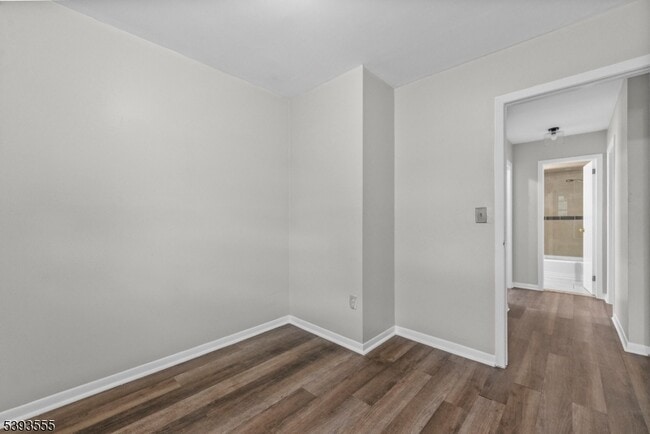 Building Photo - 14 Brookwood Dr