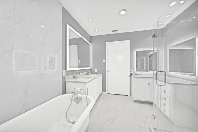 Building Photo - 803 Chateau Pl