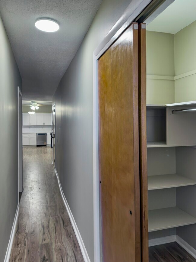 Building Photo - 340 Broadway