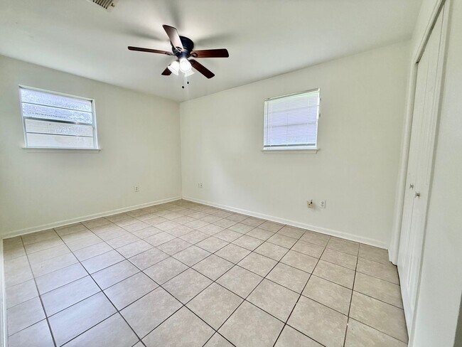 Building Photo - Home For Lease