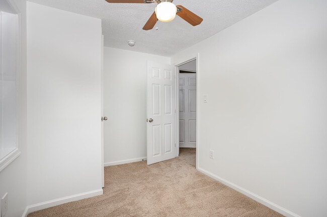 Building Photo - 1645 Roundtop Rd