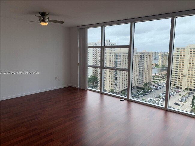 Building Photo - 1830 S Ocean Dr
