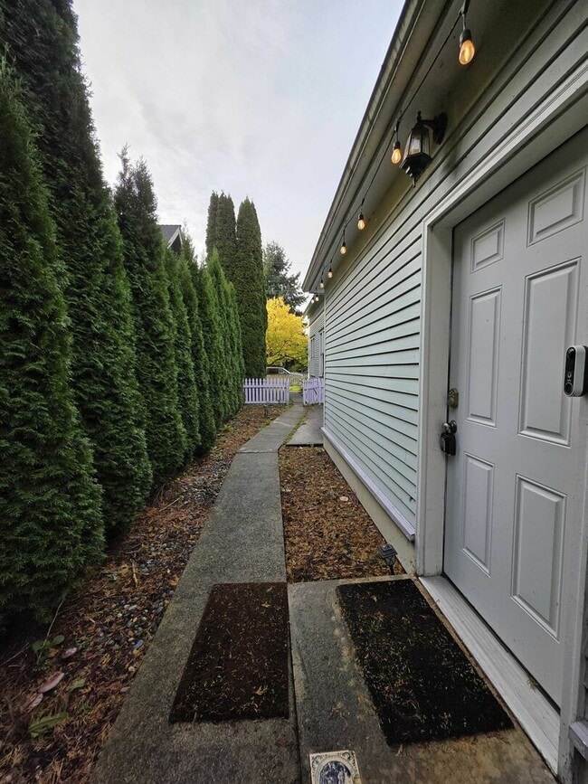 Building Photo - 1212 S 3rd St