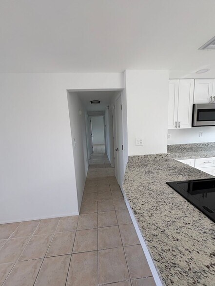 Building Photo - Updated 3-Bedroom Home with Granite Kitchen & One-Car Garage