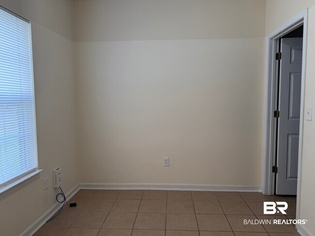 Building Photo - 1153 Sloane Cove