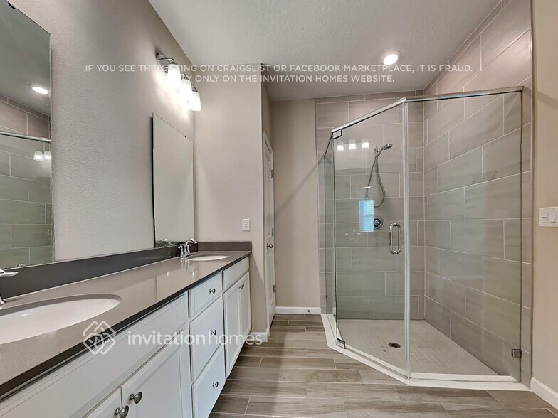 Building Photo - 6310 Starlight Dr