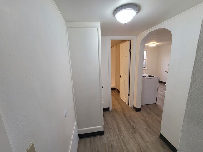 Entryway - 588 SW 3rd St