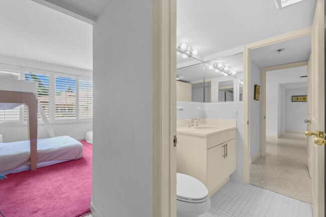 Building Photo - 170 N Ocean Blvd