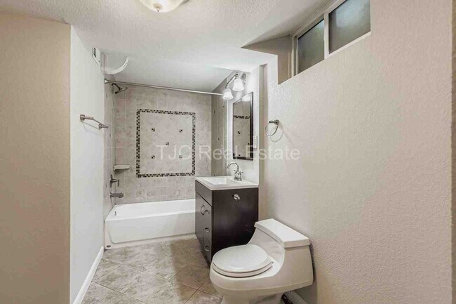 Building Photo - 3130 St Paul St