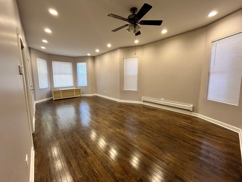Living room dining room combo - 1722 N Central Park Ave