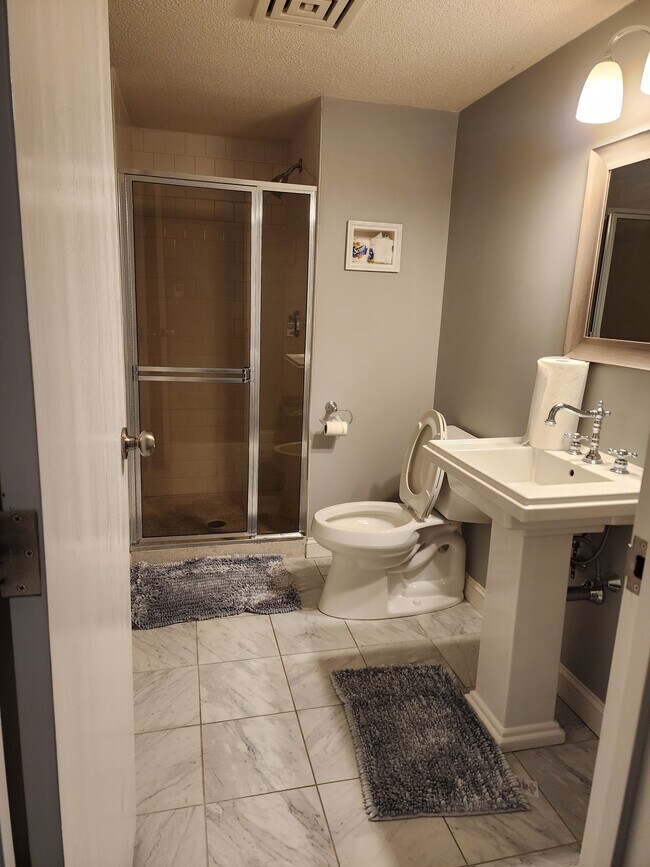 Building Photo - 200 Burkhall St