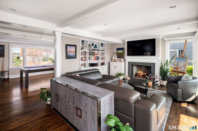 Building Photo - 187 Dolphin Cove Quay