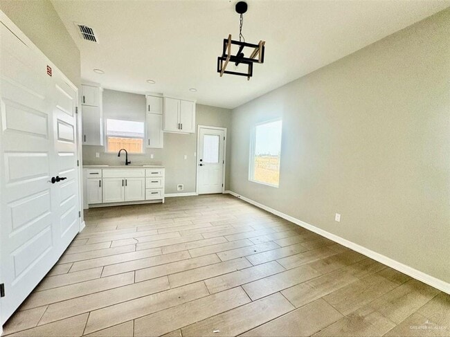 Building Photo - 23 Maryland St