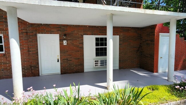 Building Photo - 3401 Hazelwood Ln