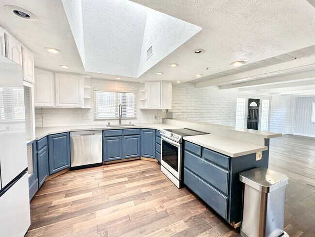 Building Photo - Beautifully Updated & Remodeled Single-Story Country Home with Detached Guest Home Unit on Gated ...