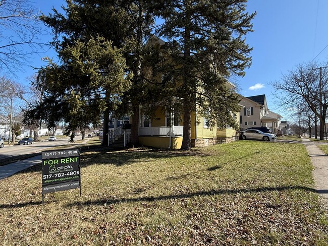 Building Photo - 1239 Greenwood Ave