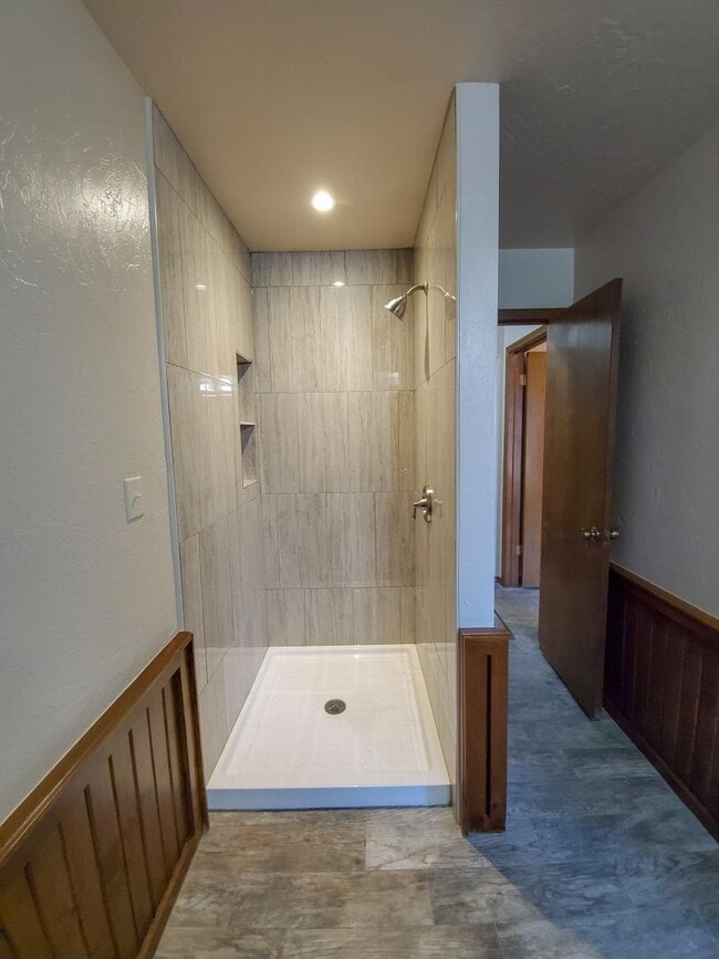 Building Photo - 3 bedroom 2 bath home in Shawnee