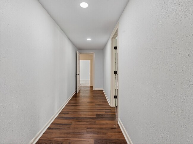 Building Photo - 11515 Iberia Dr