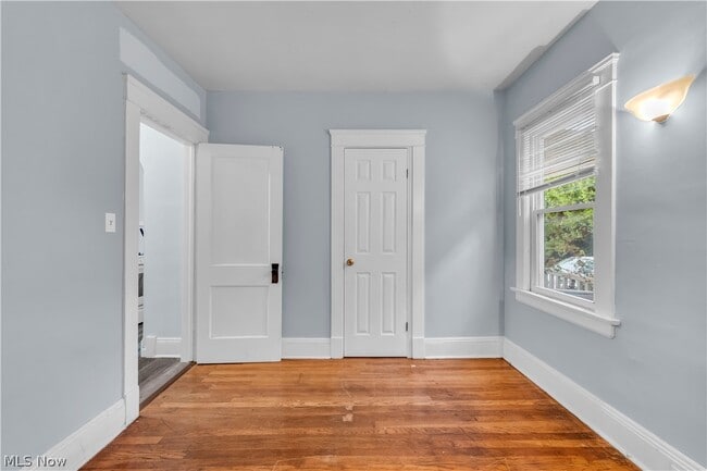 Building Photo - 3209 W 92nd St