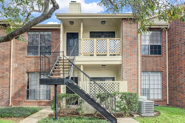 Building Photo - 2121 El Paseo St
