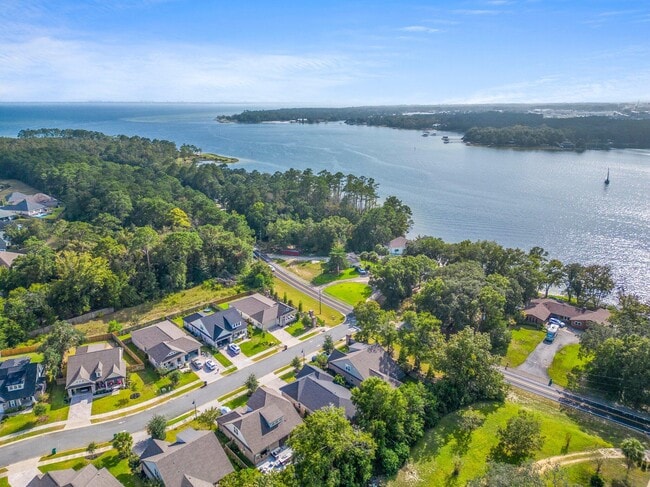 Building Photo - 802 Raihope Way