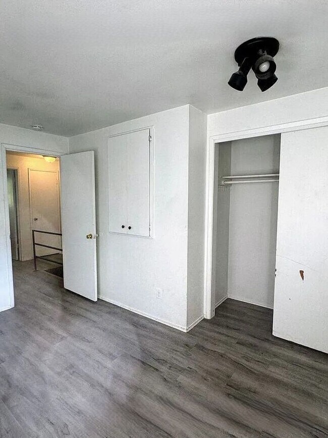 Building Photo - ar14000