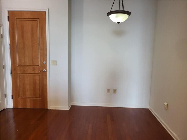 Building Photo - 3040 Peachtree Rd