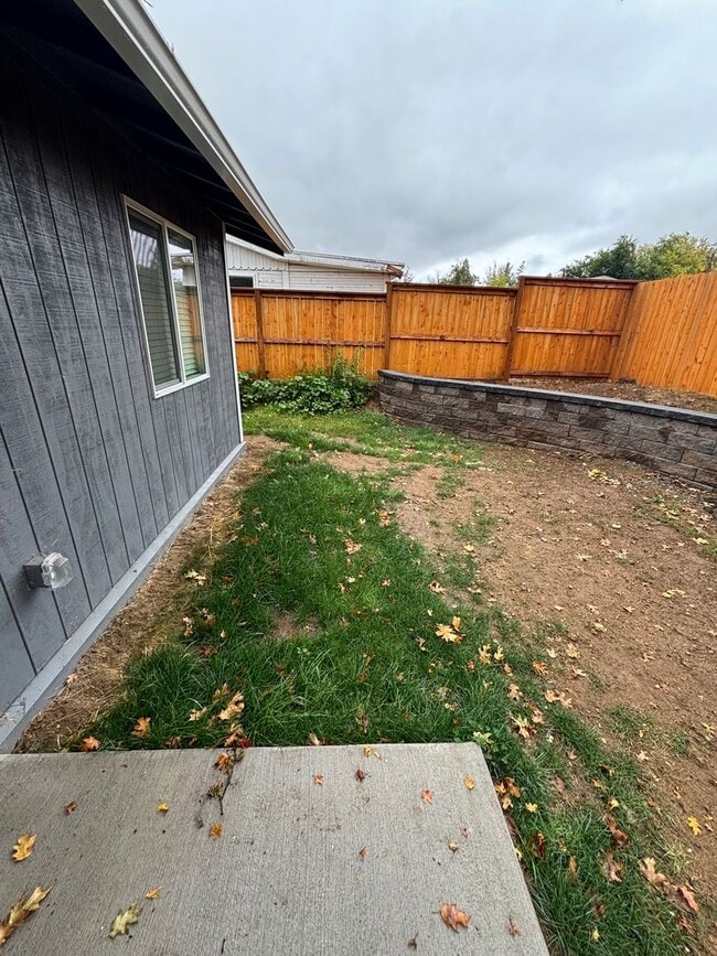 Building Photo - Brand New 3-bedroom 2 bath home with Garage