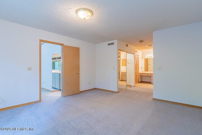 Building Photo - 3619 Bridgewood Dr
