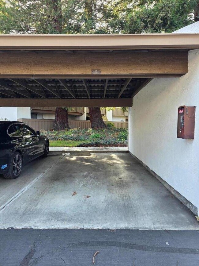 Building Photo - 2201 Monroe St