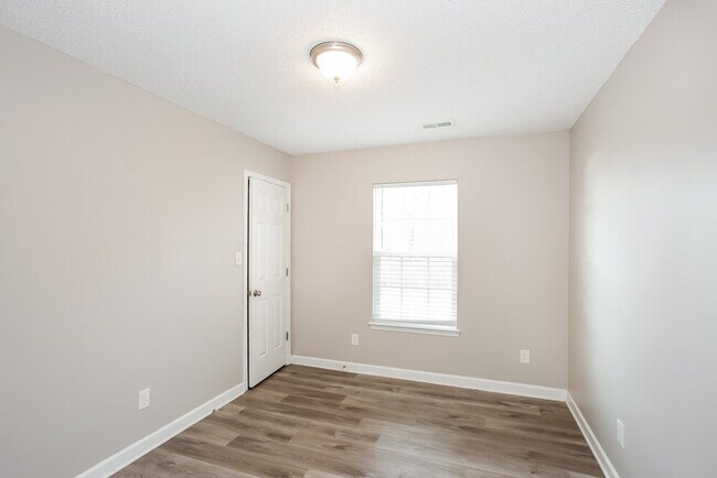 Building Photo - 4905 Aldersbrook Dr