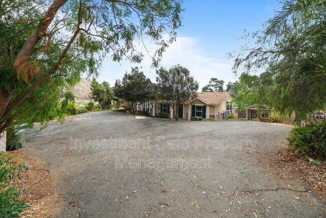 Building Photo - 2921 Sunset Hills