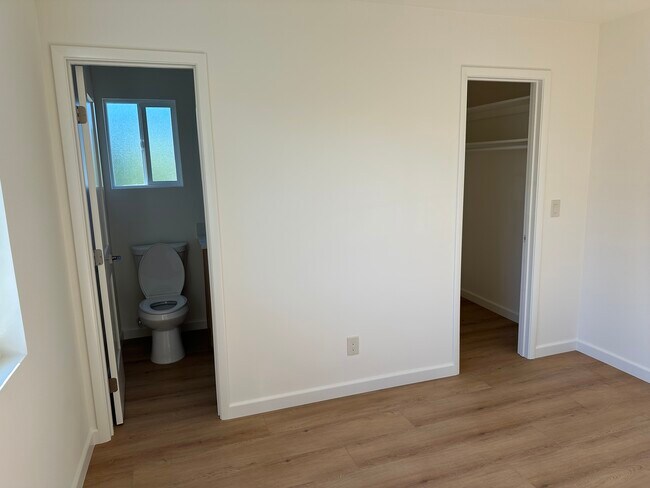 Building Photo - 135 N Florence St