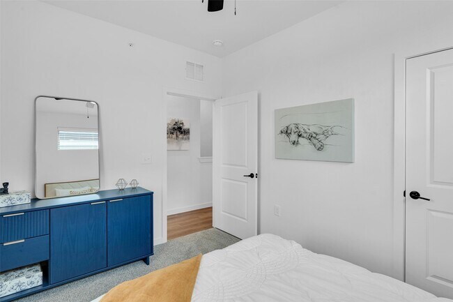 Building Photo - 1371 Provident Dr