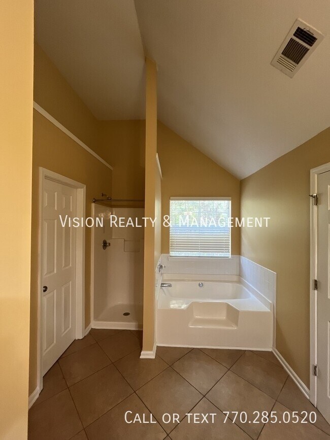 Building Photo - 4694 Glider Cir