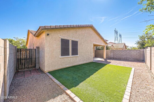 Building Photo - 12041 W Cottontail Ln