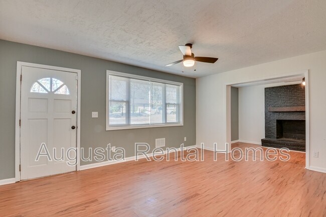 Building Photo - 2312 Mura Dr