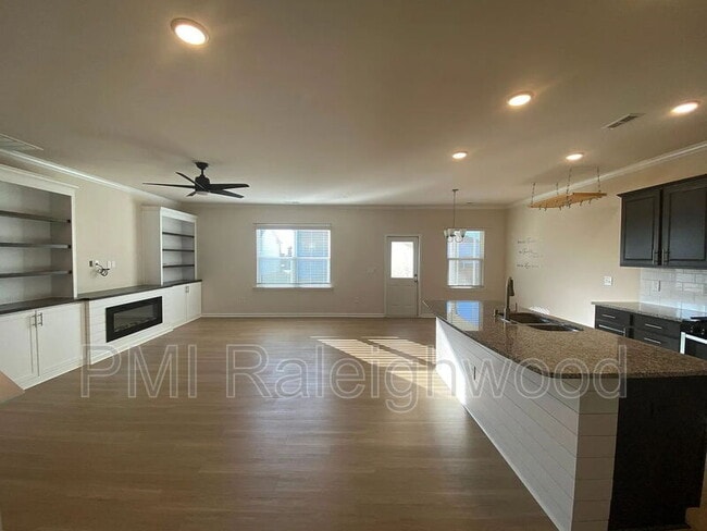 Building Photo - 2124 Fox Chapel Pl