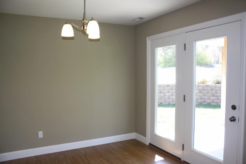 Building Photo - 4500 Weybridge Dr