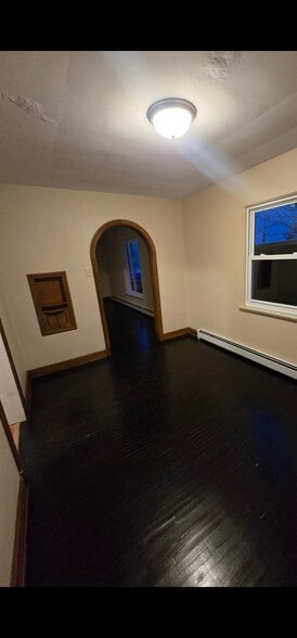 Building Photo - 459 W 3rd St