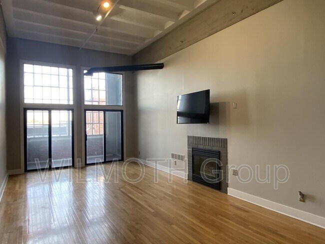 Building Photo - 611 N Park Ave