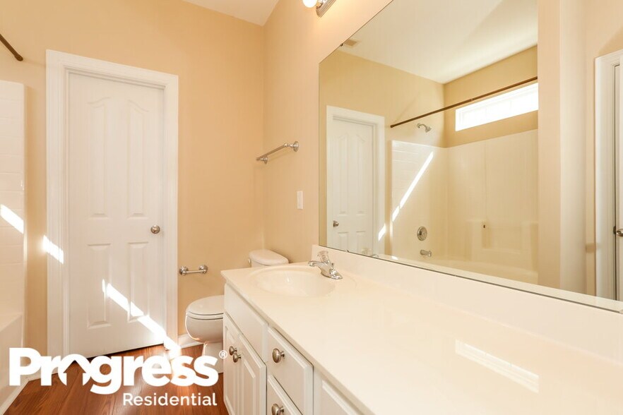 Building Photo - 2885 Island Point Dr NW