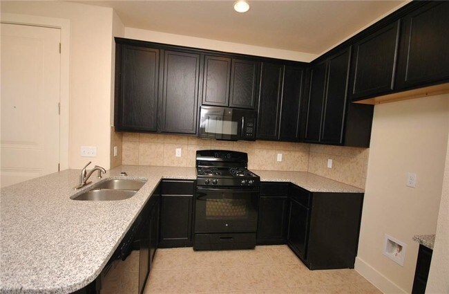 Building Photo - 2222 Creekside Ln