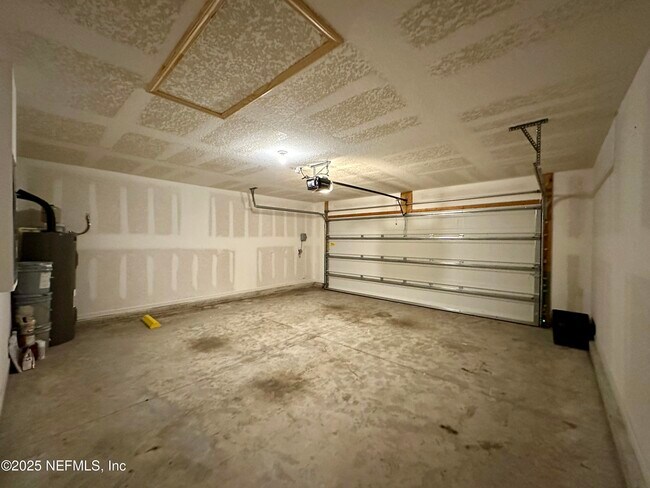 Building Photo - 3330 Lawton Pl