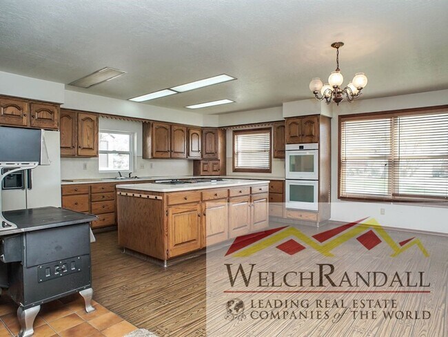 Building Photo - Your Ideal 4-Bed Layton Home - Style, Spac...