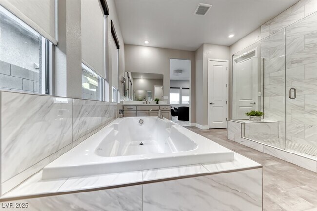 Building Photo - 375 Portus Delphini Ct